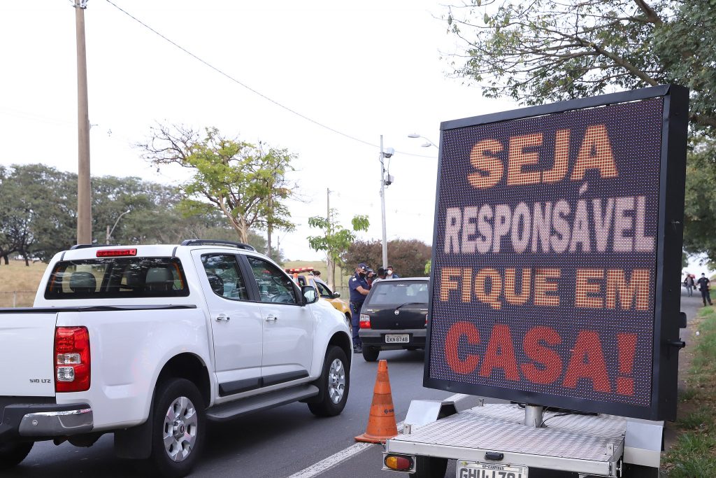 Coronavírus: Com confirmação recorde de mortes, lockdown é ampliado no país